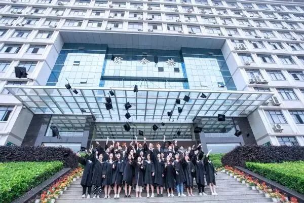 武汉工商学院四六级考试
