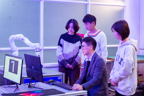 武汉工商学院全日制自考本科助学班